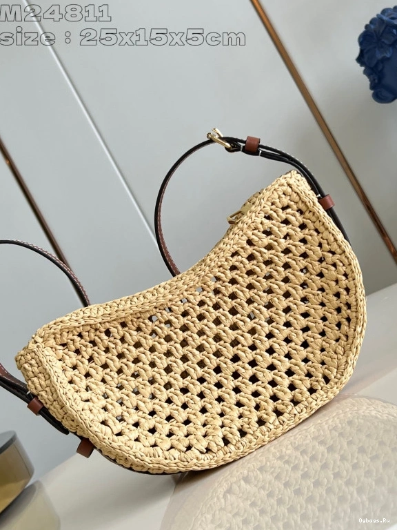 VUITTON LOUIS MM Croissant 1223